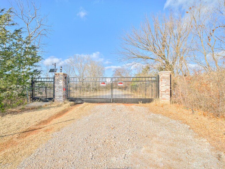 More Photos Of 3595 E State Highway 9, Norman Industrial For Sale