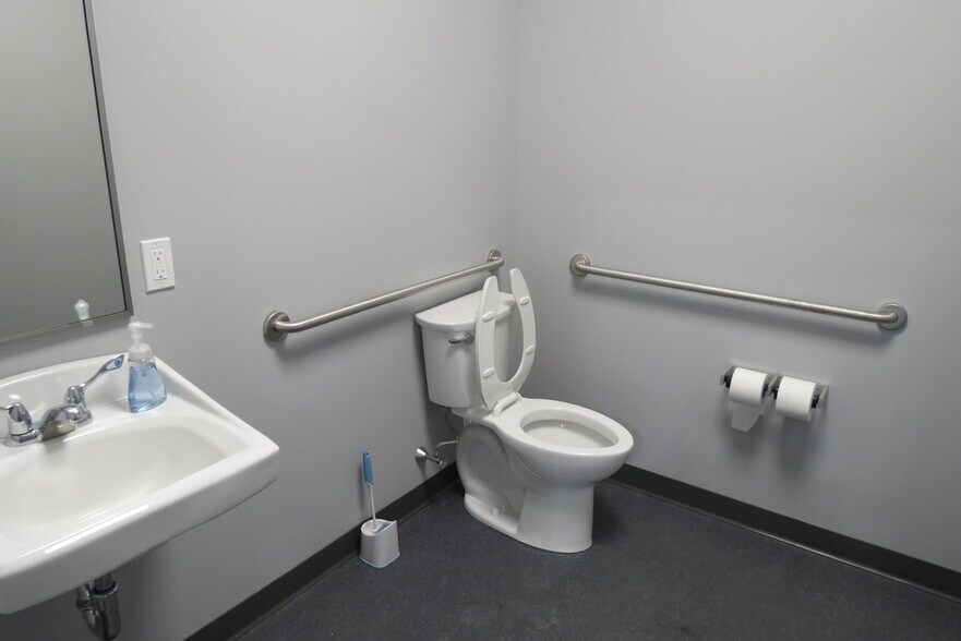 More Photos Of 50 June St, Leominster Industrial For Lease