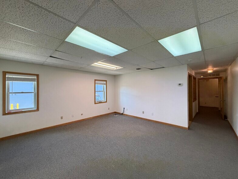 More Photos Of 62 Portsmouth Ave, Stratham Storefront Retail Office For Lease