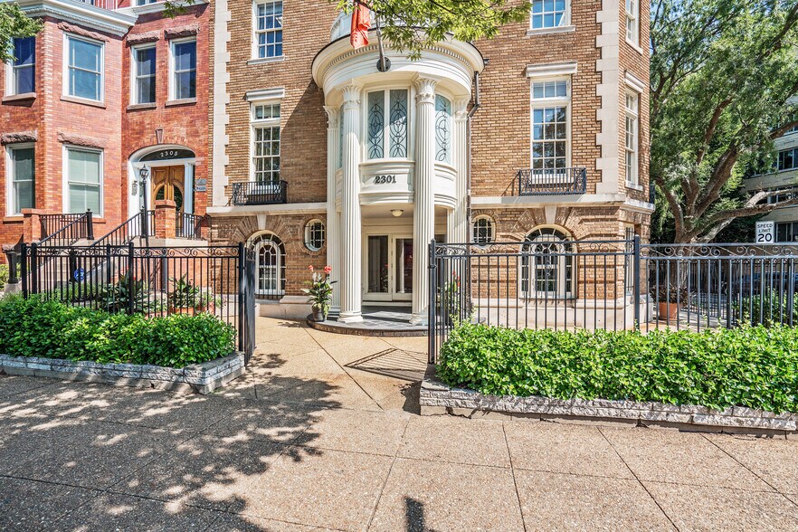 More Photos Of 2301 Calvert St NW, Washington Coworking Space