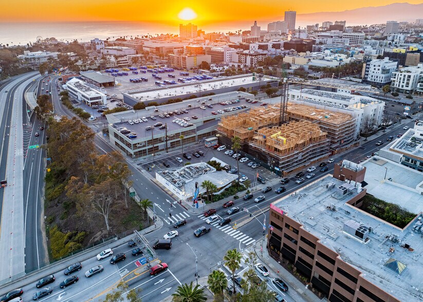 More Photos Of 1670 Lincoln Blvd, Santa Monica Restaurant For Sale