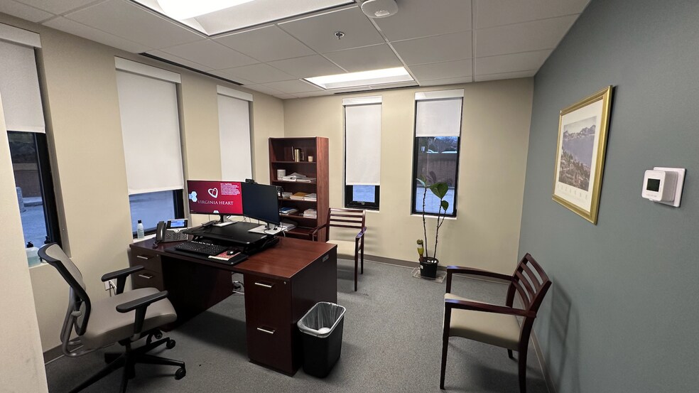 More Photos Of 130 Park St SE, Vienna Medical For Lease