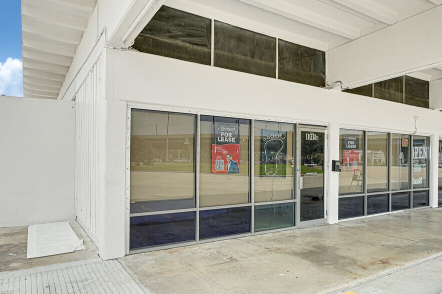 More Photos Of 1009 NASA Road 1, Webster Storefront Retail Office For Lease
