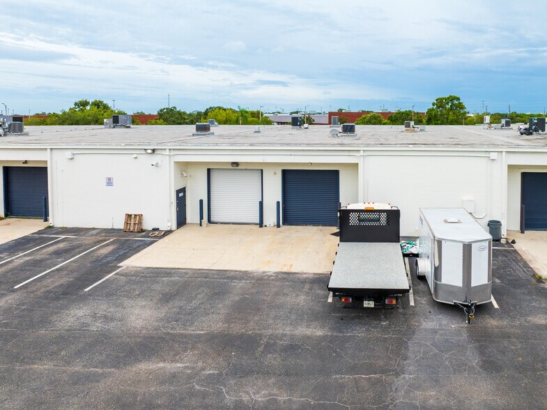 More Photos Of 11701 S Belcher Rd, Largo Light Distribution For Lease