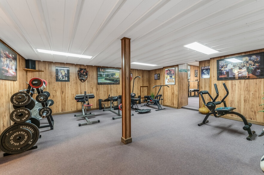 More Photos Of 5 Larison Ln, Ringoes Storefront Retail Office For Sale