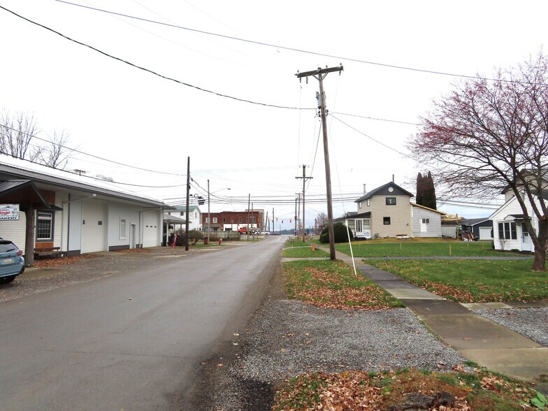 More Photos Of 200 1st St, Conneaut Lake Storefront Retail Residential For Sale