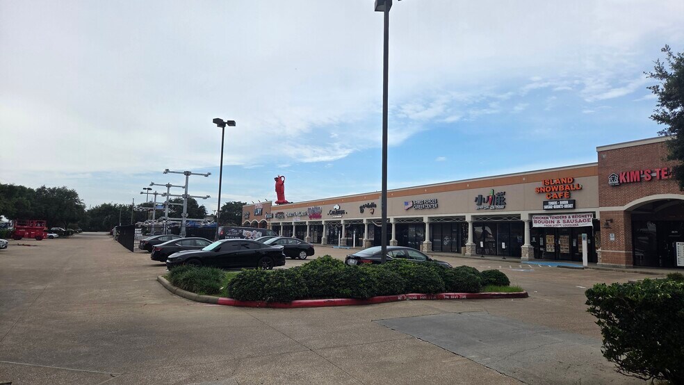 More Photos Of 5537-5571 Highway 6 N, Houston Storefront For Sale