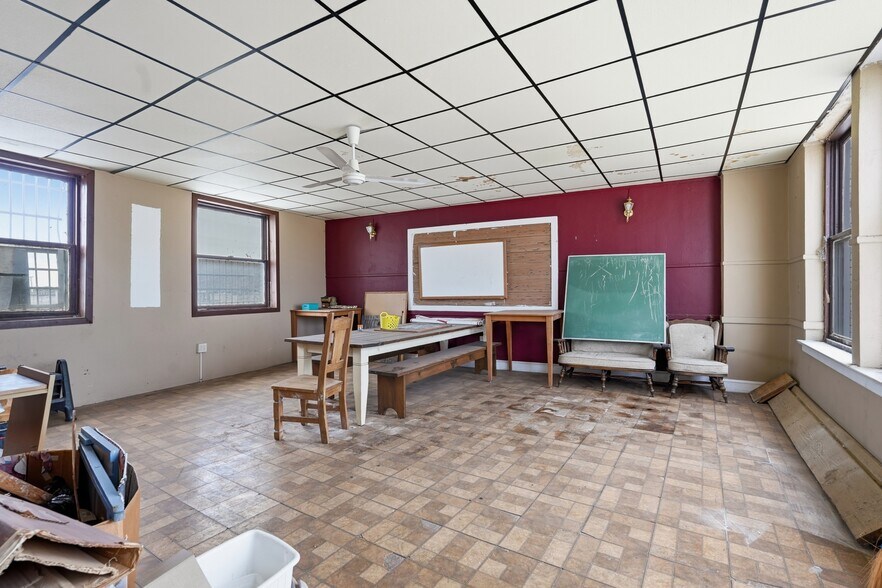 More Photos Of 1142-1148 Broadway, Camden Flex For Sale