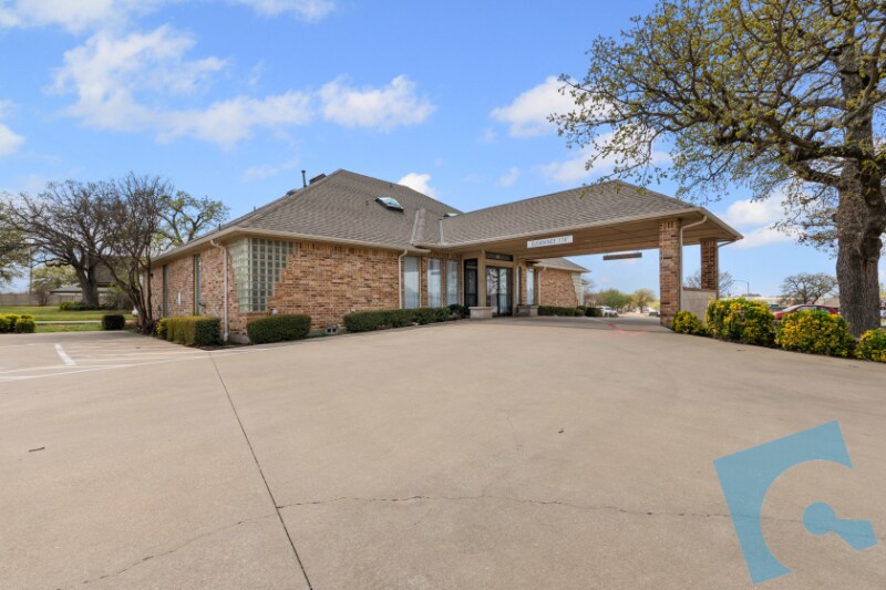 More Photos Of 501 W Harwood Rd, Hurst Medical For Lease