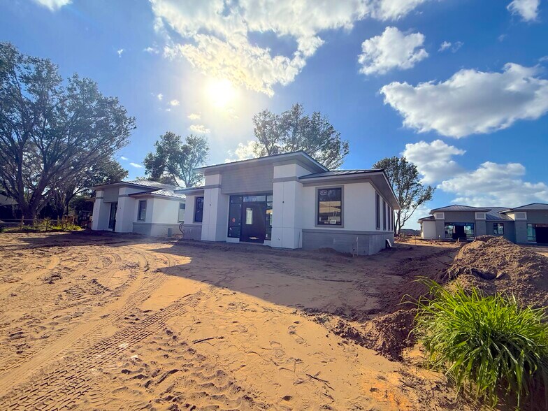 More Photos Of 162 Southern Railway, Oakland Medical For Lease