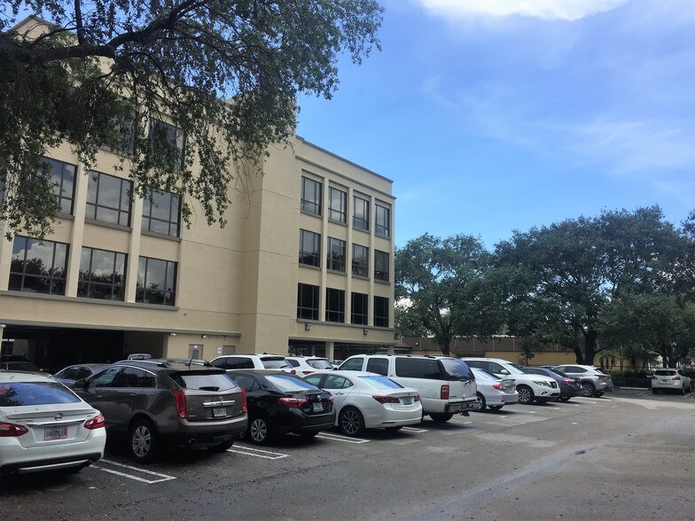 More Photos Of 14125 NW 80th Ave, Miami Lakes Office For Sale