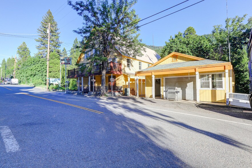 More Photos Of 212 Main St, Sierra City Hotel For Sale