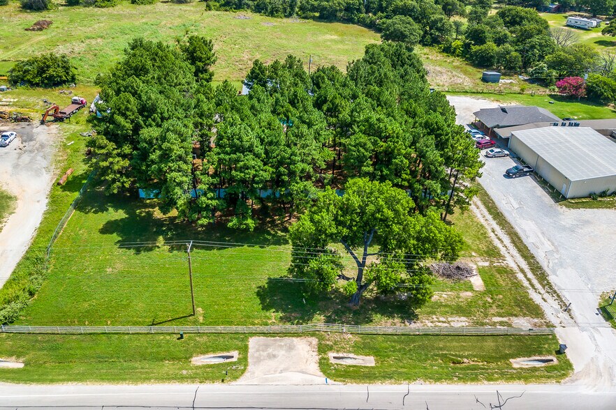 More Photos Of 3433 E Highway 199, Springtown Flex For Sale