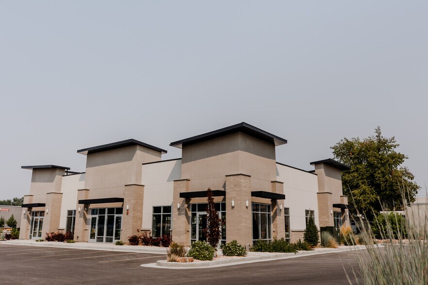 More Photos Of 532 S Main St, Logan Unknown For Lease