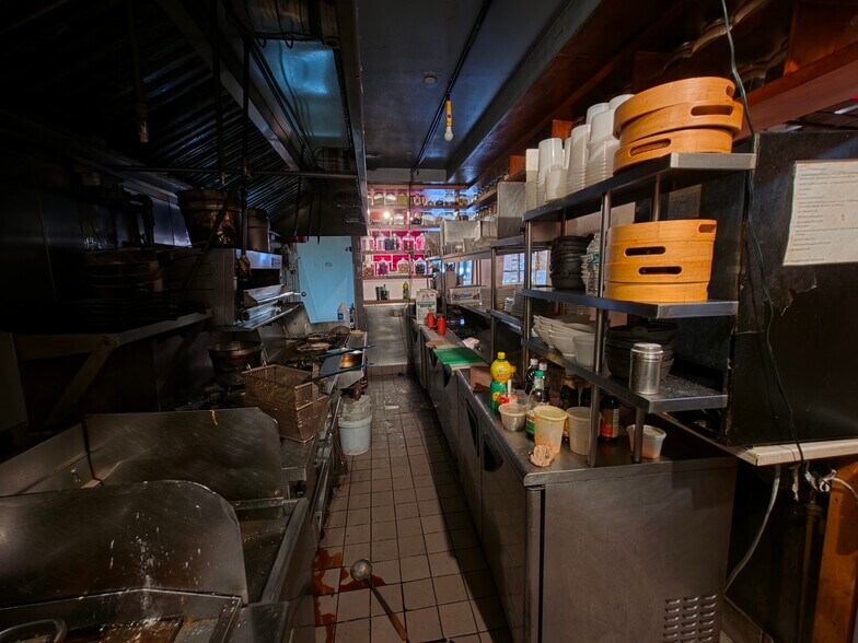More Photos Of 33-09 Broadway, Astoria Storefront Retail Residential For Lease