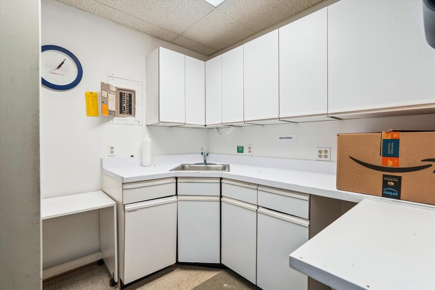 More Photos Of 14333 Laurel Bowie Rd, Laurel Medical For Sale