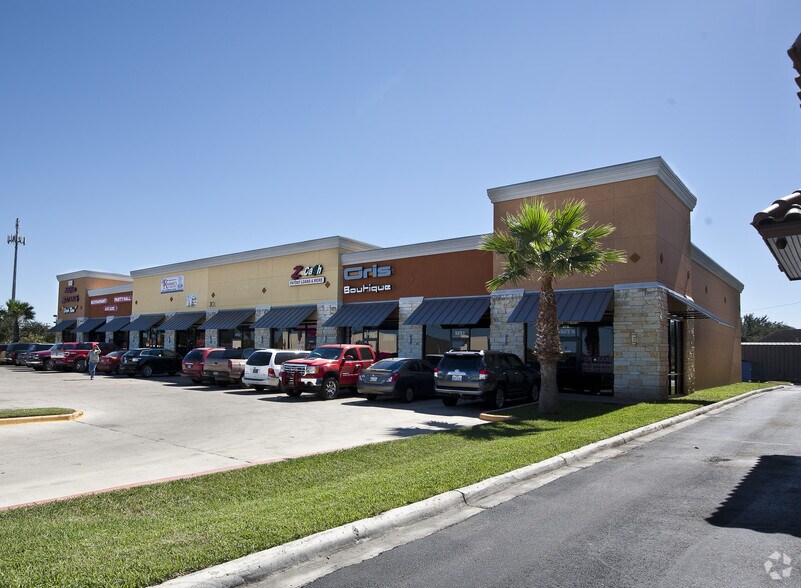 More Photos Of 301 W Griffin Pky, Mission Storefront Retail Office For Lease