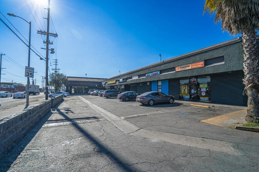 More Photos Of 1901 S Alameda St, Los Angeles General Retail For Sale
