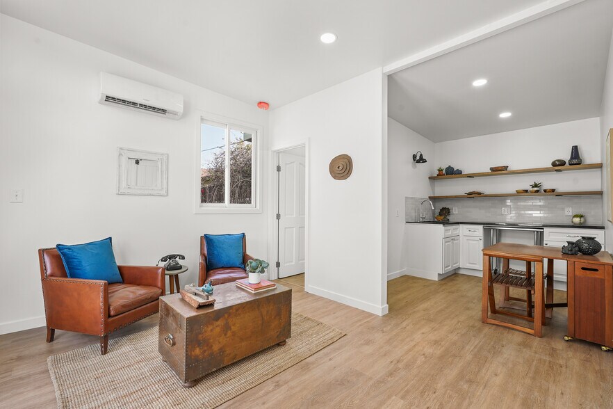 More Photos Of 844 E Kensington Rd, Los Angeles Specialty For Sale