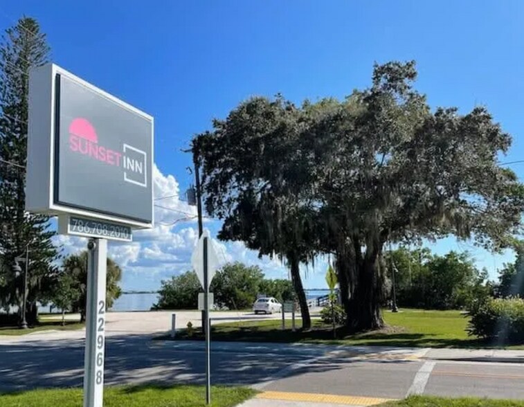 More Photos Of 22968 Bayshore Rd, Port Charlotte Hospitality For Sale