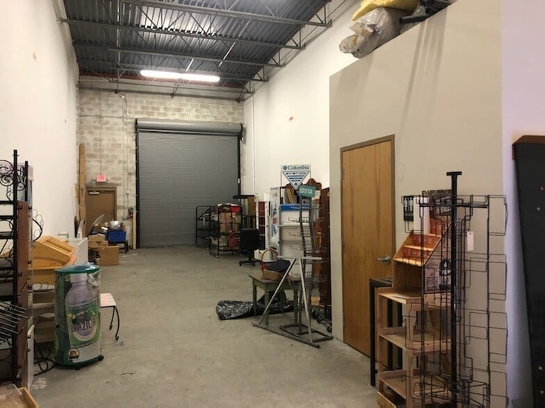 More Photos Of 10530 Portal Crossing, Bradenton Light Manufacturing For Lease