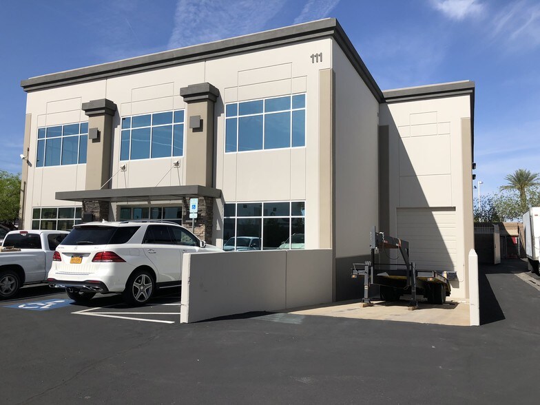 More Photos Of 111 Corporate Park Dr, Henderson Distribution For Lease