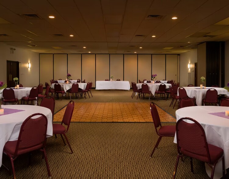 More Photos Of 2804 N Main St, Altus Hotel For Sale