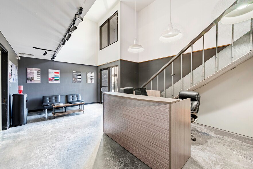 More Photos Of 23871-23899 Madison St, Torrance Showroom For Lease