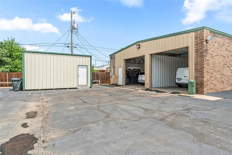 More Photos Of 7017 NW 39th Expy, Bethany Auto Dealership For Sale