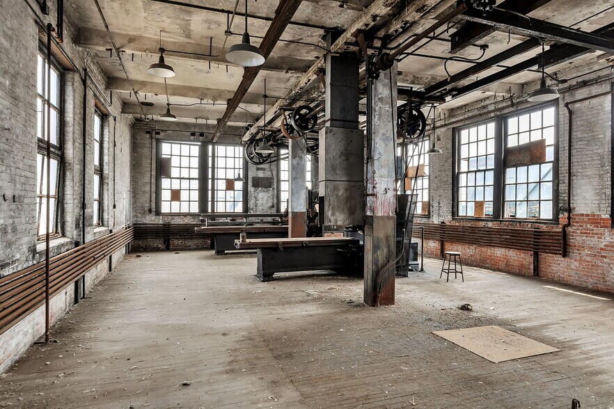 More Photos Of 203 Pratt St, Buffalo Industrial For Sale