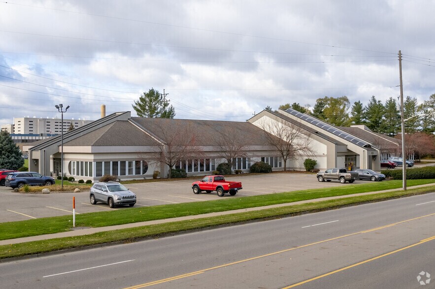 More Photos Of 834 King Hwy, Kalamazoo Office For Lease