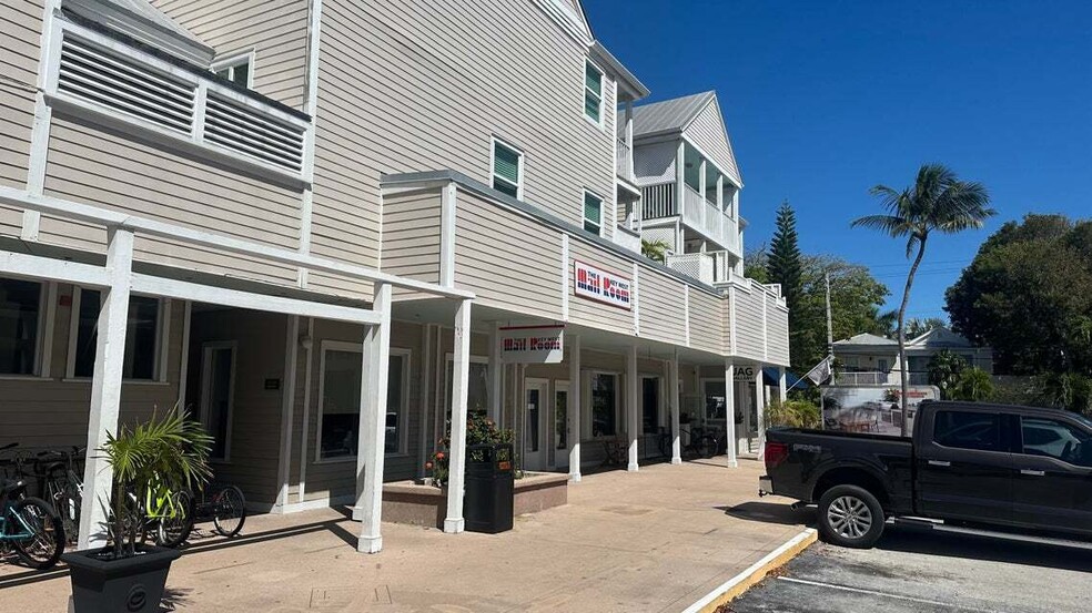 More Photos Of 1075 Duval St, Key West Apartments For Lease