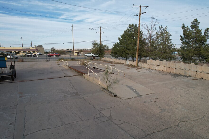 More Photos Of 266 Horizon Blvd, Socorro Warehouse For Sale