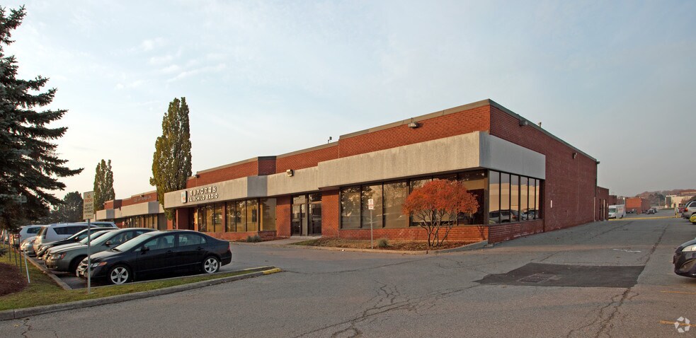Primary Photo Of 135 East Beaver Creek Rd, Richmond Hill Warehouse For Lease