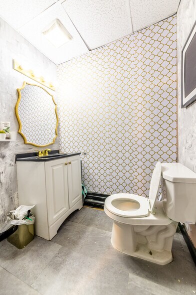 More Photos Of 827 E Warrington Ave, Pittsburgh Flex For Lease