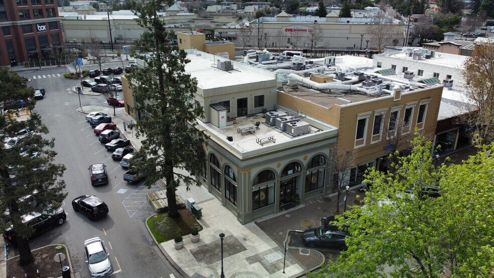 More Photos Of 810-816 Hamilton St, Redwood City General Retail For Sale