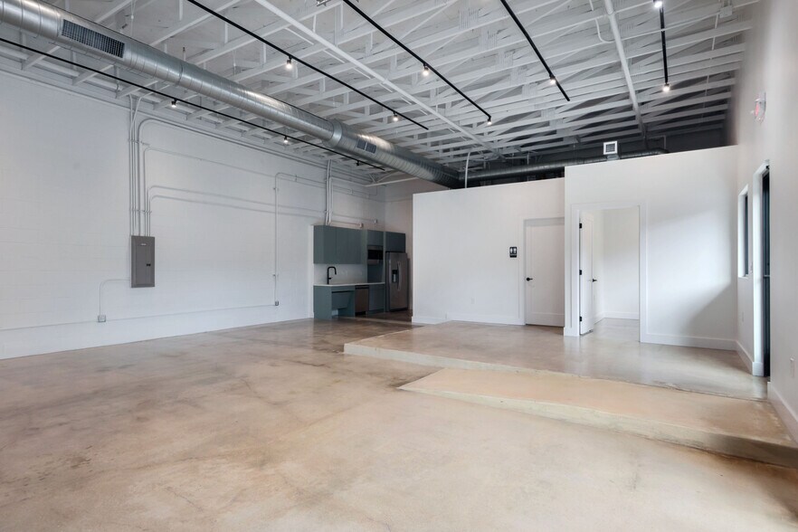 More Photos Of 5602 Clay Ave, Austin Loft Creative Space For Lease