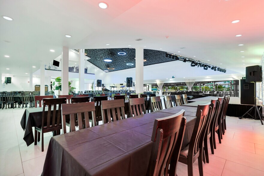 More Photos Of 345 W Foothill Blvd, Upland Restaurant For Sale