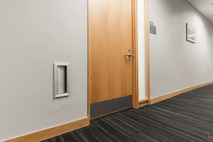 More Photos Of 290 Springfield Dr, Bloomingdale Medical For Lease