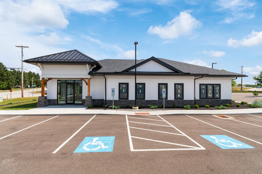 More Photos Of 2281 Merit Dr, Wooster Medical For Lease