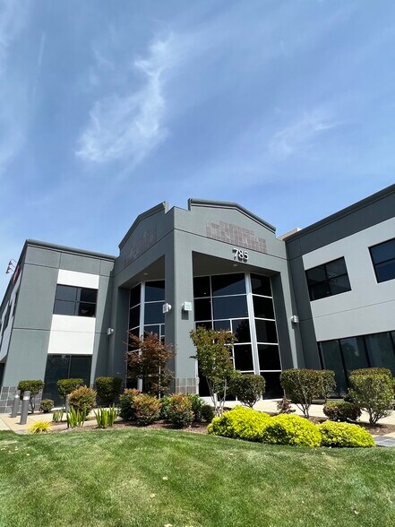 More Photos Of 785 Orchard Dr, Folsom Office For Lease