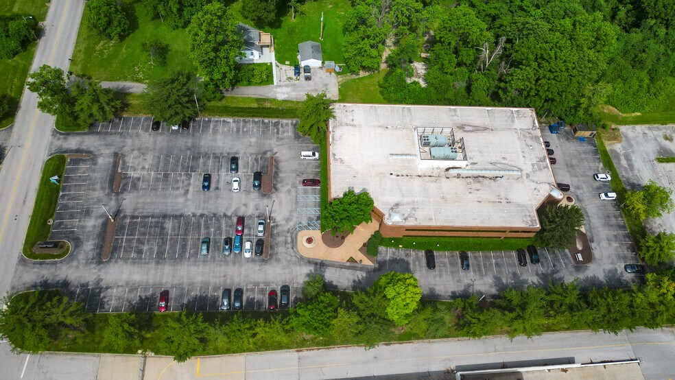More Photos Of 141 Market Place Dr, Fairview Heights Office For Sale