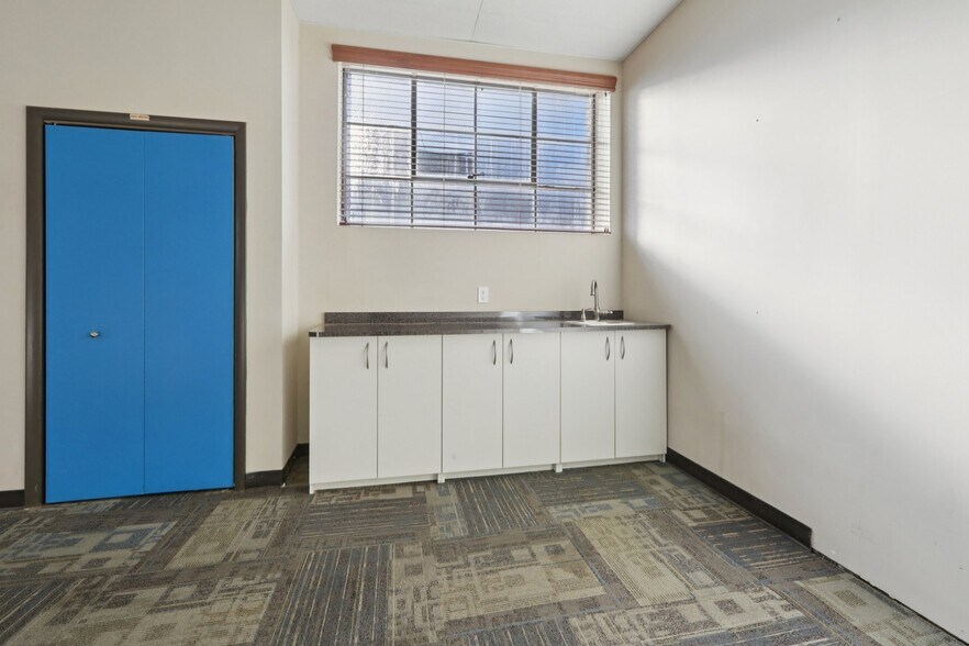 More Photos Of 16-18 Van Wettering, Hackensack Warehouse For Lease