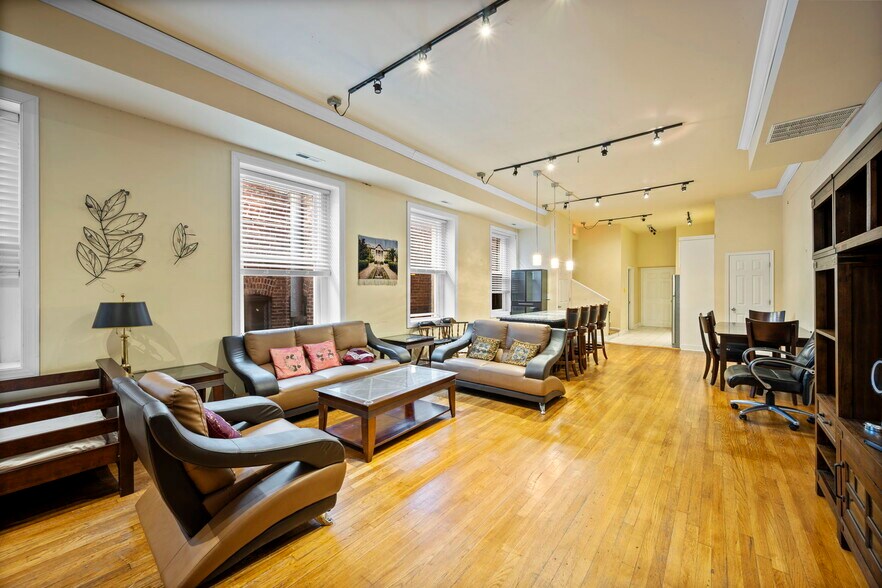 More Photos Of 338 N Charles St, Baltimore Storefront Retail Residential For Sale