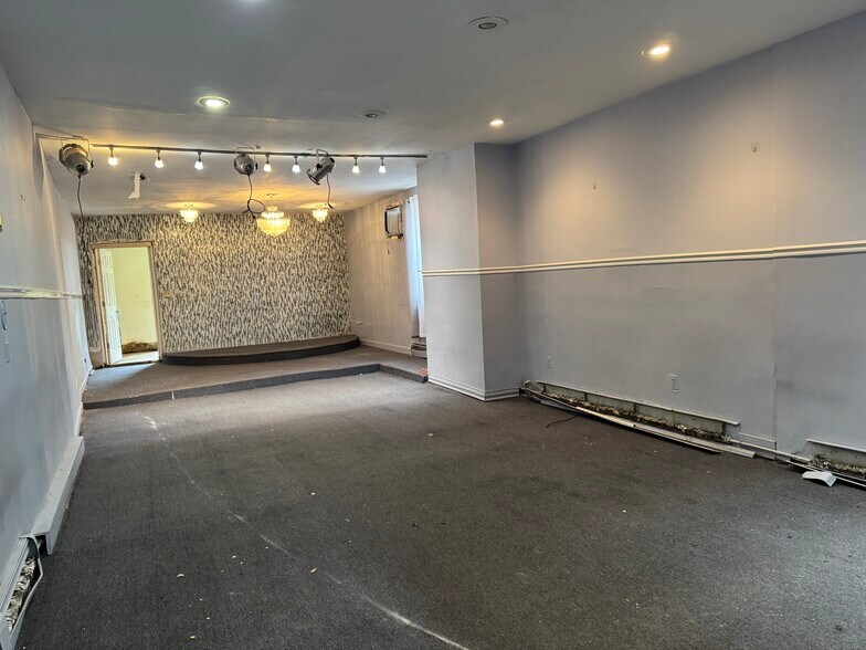 More Photos Of 2376 E 15th St, Brooklyn Specialty For Sale