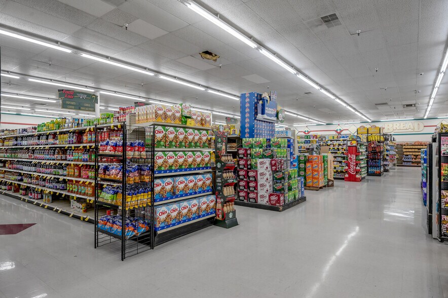 More Photos Of 1629 Ashland Rd, Greenup Freestanding For Sale