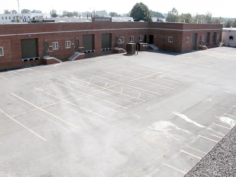 More Photos Of 2801 Merrilee Dr, Fairfax Warehouse For Lease