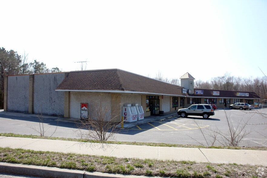 More Photos Of 60 Chambersbridge Rd, Lakewood Freestanding For Lease