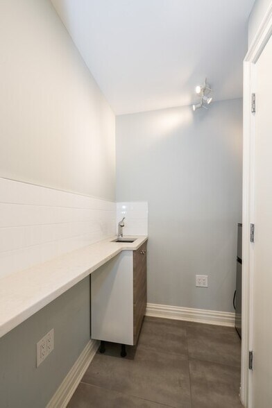 More Photos Of 142 Wyckoff Ave, Brooklyn Storefront Retail Residential For Lease