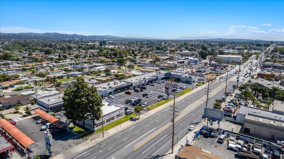 More Photos Of 13505-13525 Telegraph Rd, Whittier Unknown For Lease